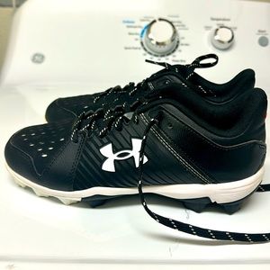 Underarmour Kids baseball cleats